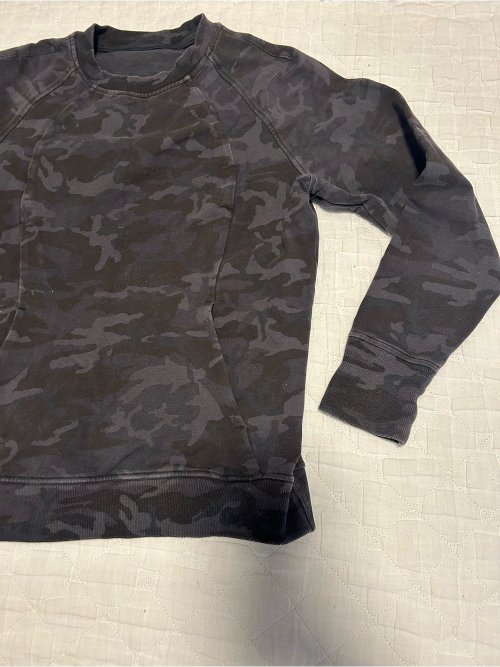 Lululemon Grey Camo Crewneck Sweater - size 8 - Picture 4 of 9
